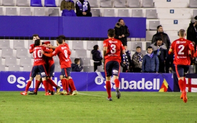 Alegria olotina celebrant una de les dues dianes anotades avui a la Nova Creu Alta | Sandra Dihor